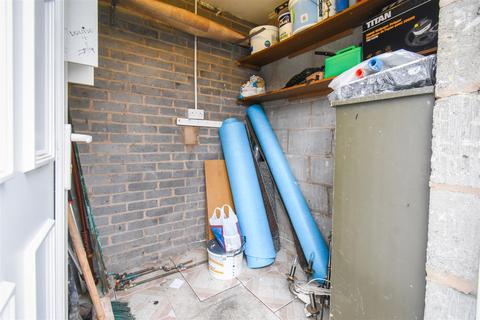 84 Ambleside Close, Blackburn, BB1 5HE