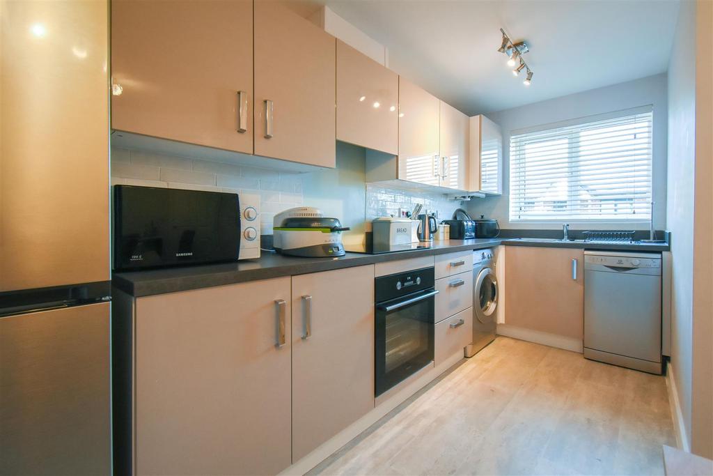 Kitchen/ Dining Area