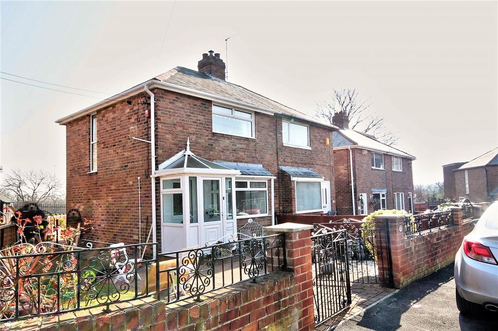Glenroy Gardens, South Pelaw, Chester... 2 bed semidetached house £