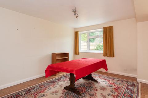 37 Links Road, Ashtead, KT21 2HB