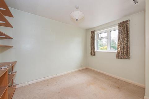 37 Links Road, Ashtead, KT21 2HB
