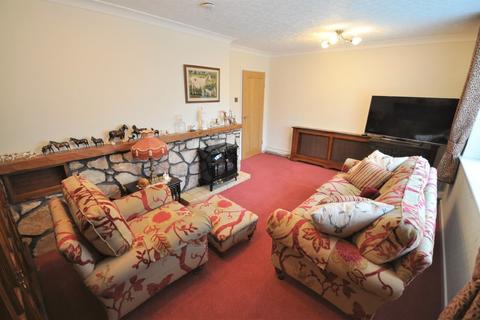 1 Pinfold Gardens, Fishlake, Doncaster, DN7 5LB