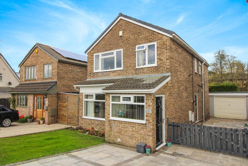 Silverdale Drive, Guiseley, Leeds 4 bed detached house £425,000