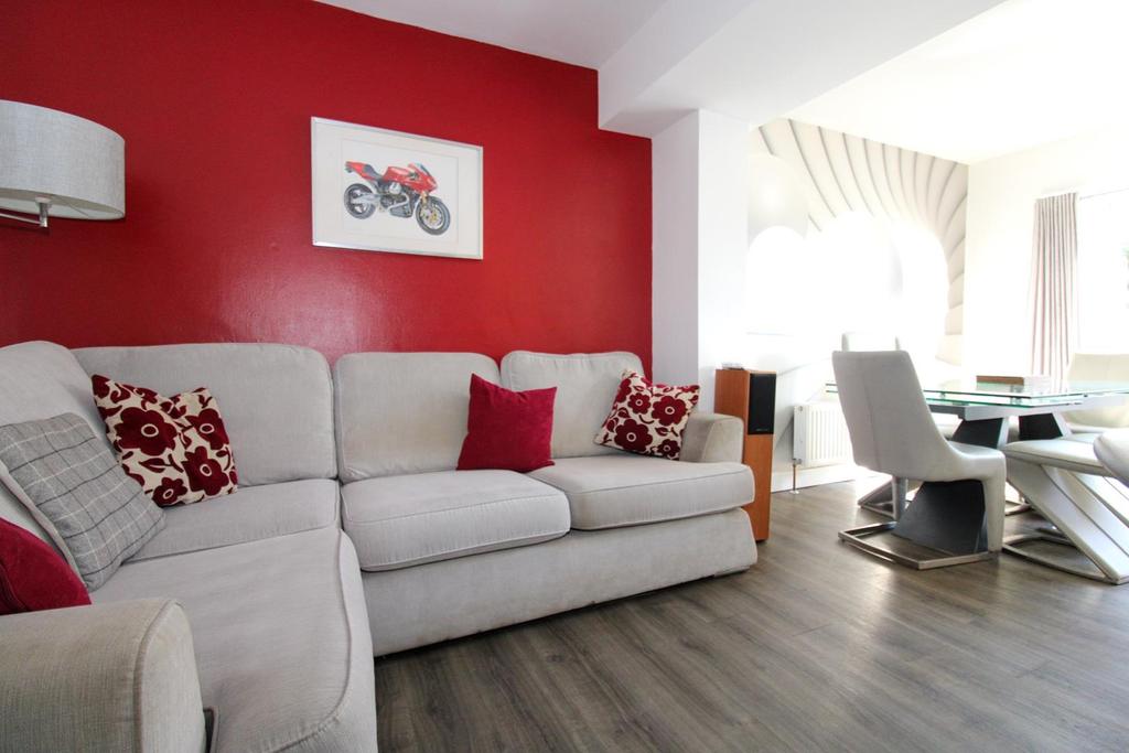 Silverdale Drive, Guiseley, Leeds 4 bed detached house £425,000