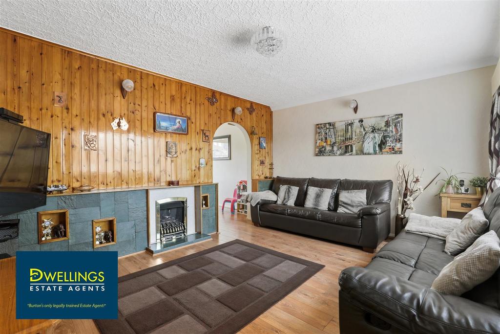 Bosworth Drive, BurtonOnTrent 3 bed semidetached house £235,000