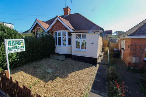 2 bedroom semi-detached bungalow for sale - Ennerdale Road, Northampton