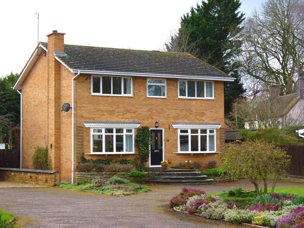 West End, Bugbrooke, Northampton NN7 3PF 4 bed detached house for sale