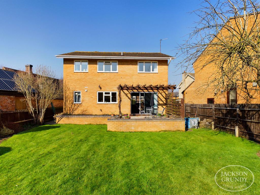 West End, Bugbrooke, Northampton NN7 3PF 4 bed detached house £550,000