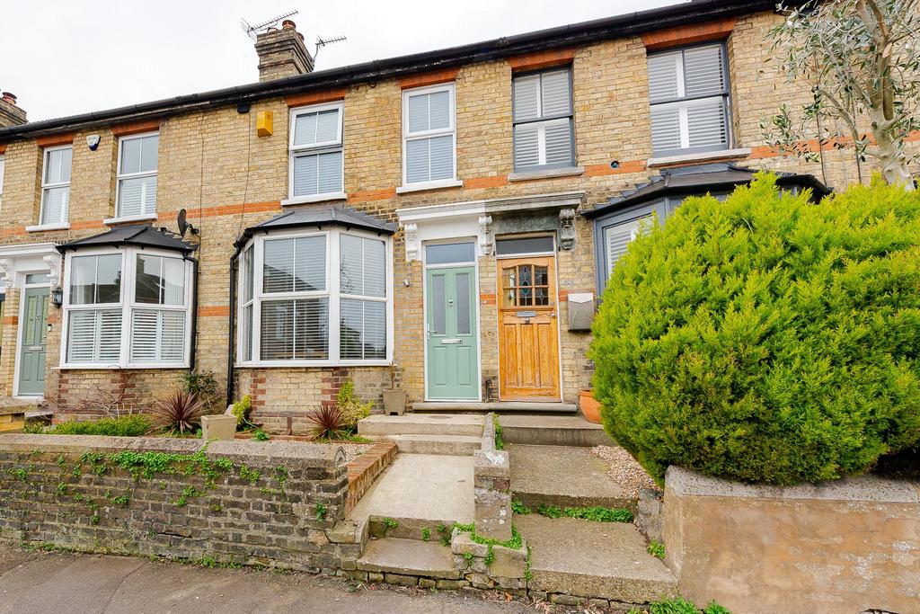 Victoria Street, Maidstone, ME16 3 bed terraced house £1,350 pcm (£