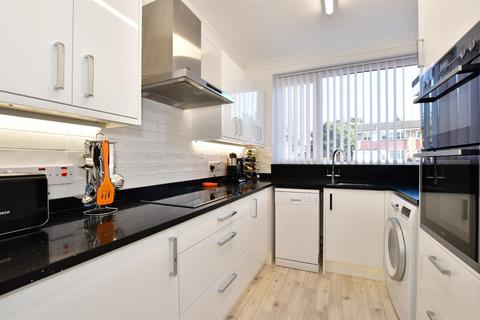 31 Fiveways Rise, Deal, CT14 9QN