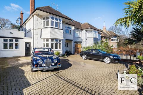 40 Beech Drive, London, N2 9NY