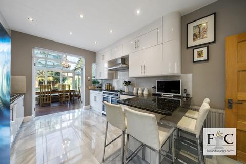 40 Beech Drive, London, N2 9NY