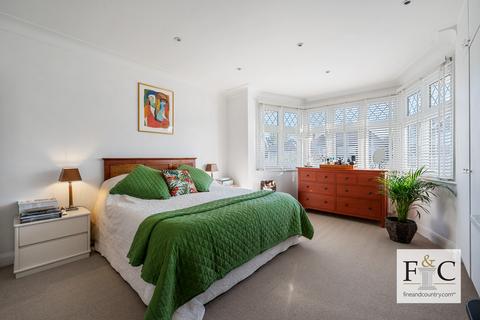 40 Beech Drive, London, N2 9NY