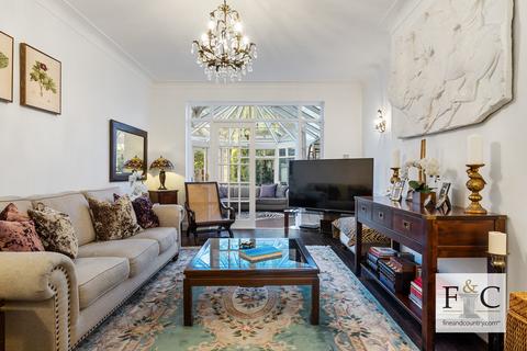 40 Beech Drive, London, N2 9NY