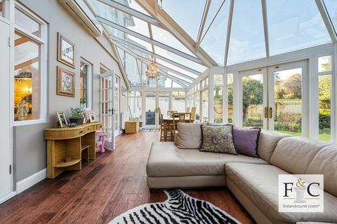 40 Beech Drive, London, N2 9NY
