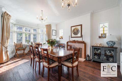 40 Beech Drive, London, N2 9NY