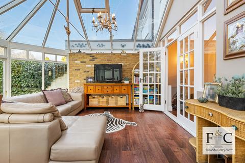 40 Beech Drive, London, N2 9NY