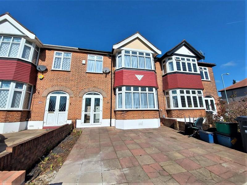 Longwood Gardens, Ilford IG5 0ET 4 bed terraced house £625,000