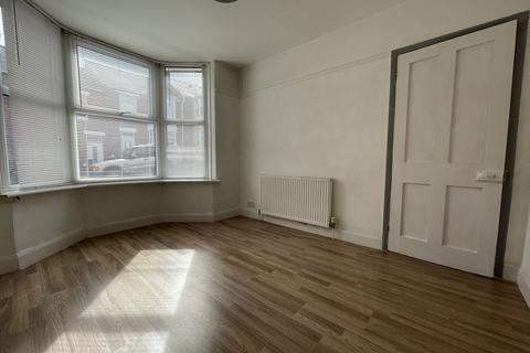 30 Coleridge Road, Exeter, EX2 9BZ
