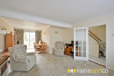 3 bedroom semi-detached house for sale - Spooners Drive, St Albans
