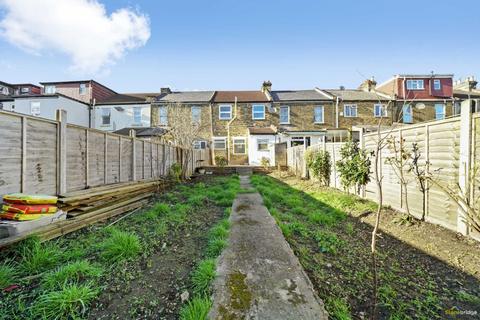 40a Carlyle Road, London, E12 6BN