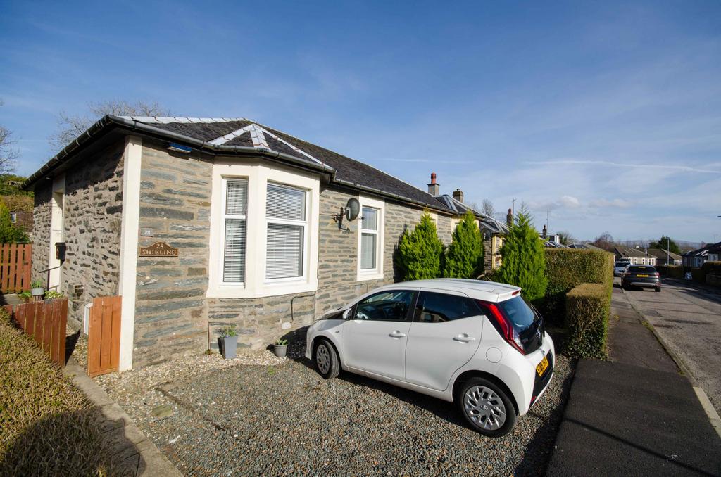 Broomfield Drive, Dunoon, PA23 2 bed semidetached house £135,000