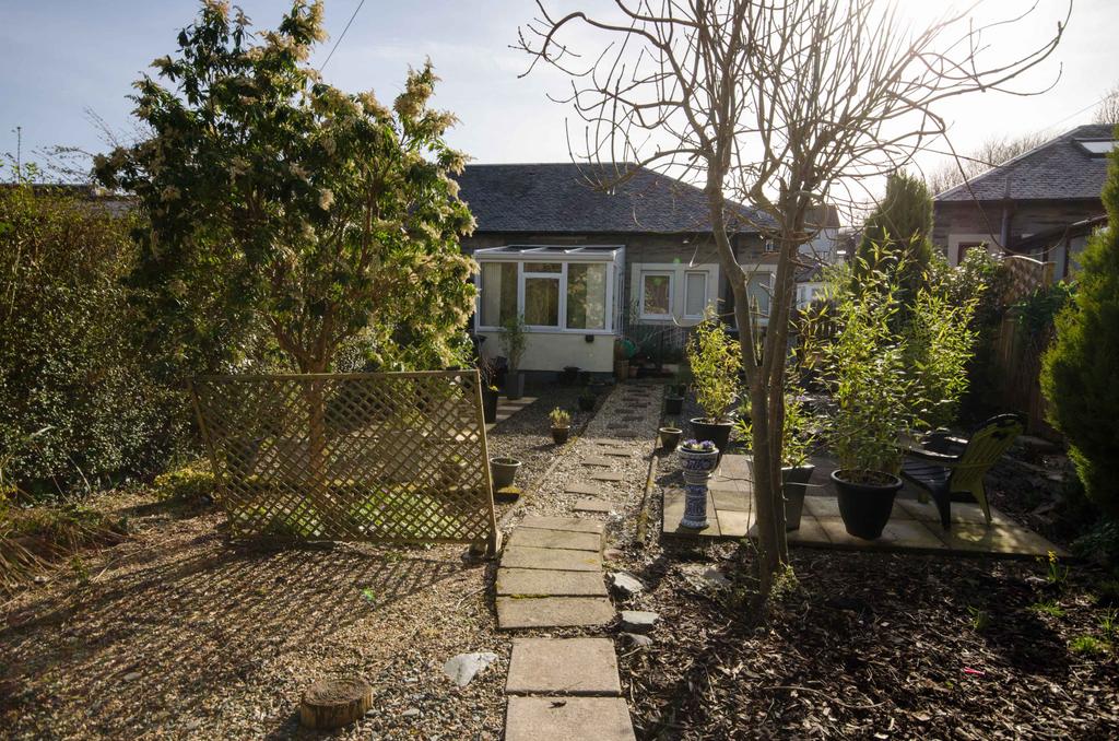 Broomfield Drive, Dunoon, PA23 2 bed semidetached house £135,000