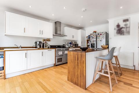 14 Wincrofts Drive, London, SE9 2RG
