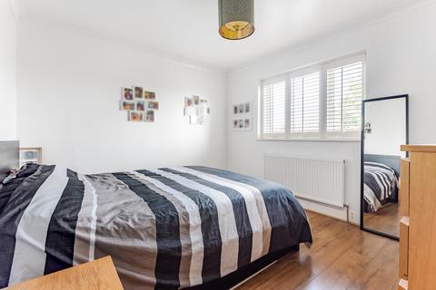 14 Wincrofts Drive, London, SE9 2RG