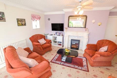 Livingstone Llewelyn Drive, Fairbourne, LL38 2DQ
