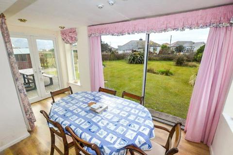 Livingstone Llewelyn Drive, Fairbourne, LL38 2DQ