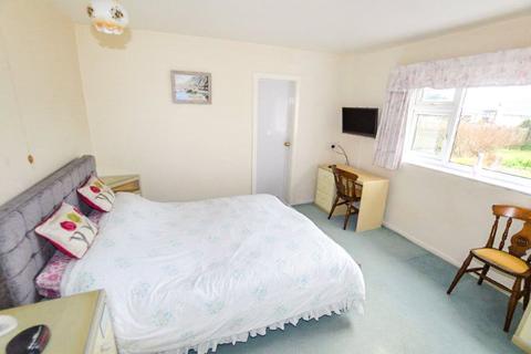Livingstone Llewelyn Drive, Fairbourne, LL38 2DQ