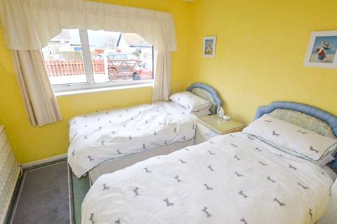 Livingstone Llewelyn Drive, Fairbourne, LL38 2DQ