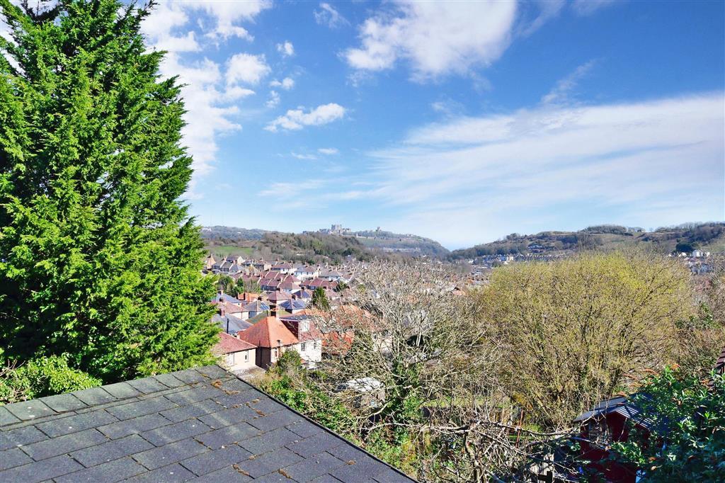 Eaves Road, Dover, Kent 3 bed semidetached house £280,000