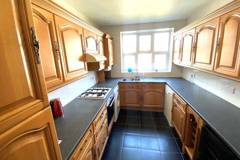 2 bedroom flat to rent, Seymour Court, Whitehall Road, Chingford, E4