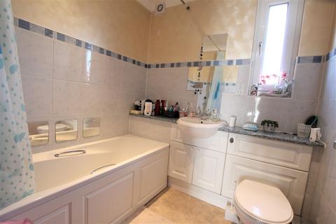 8 Cornwall Road, Kettering, NN16 8PD