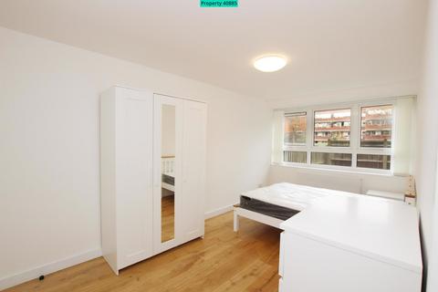 3 bedroom flat to rent, Goulden House, Bullen Street, London, SW11 3HH