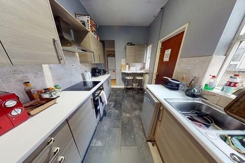 4 bedroom terraced house to rent, 42 Woodborough Road, Nottingham