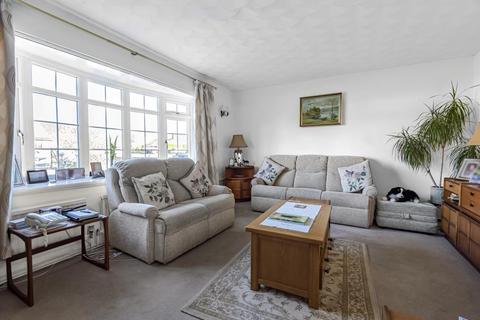 23 Burswin Road, Carterton, OX18 1DZ