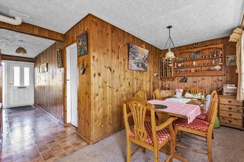 23 Burswin Road, Carterton, OX18 1DZ