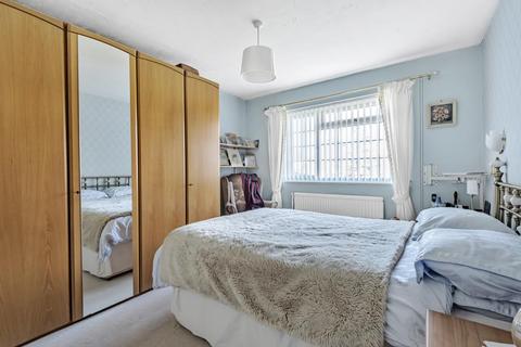 23 Burswin Road, Carterton, OX18 1DZ
