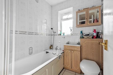 23 Burswin Road, Carterton, OX18 1DZ