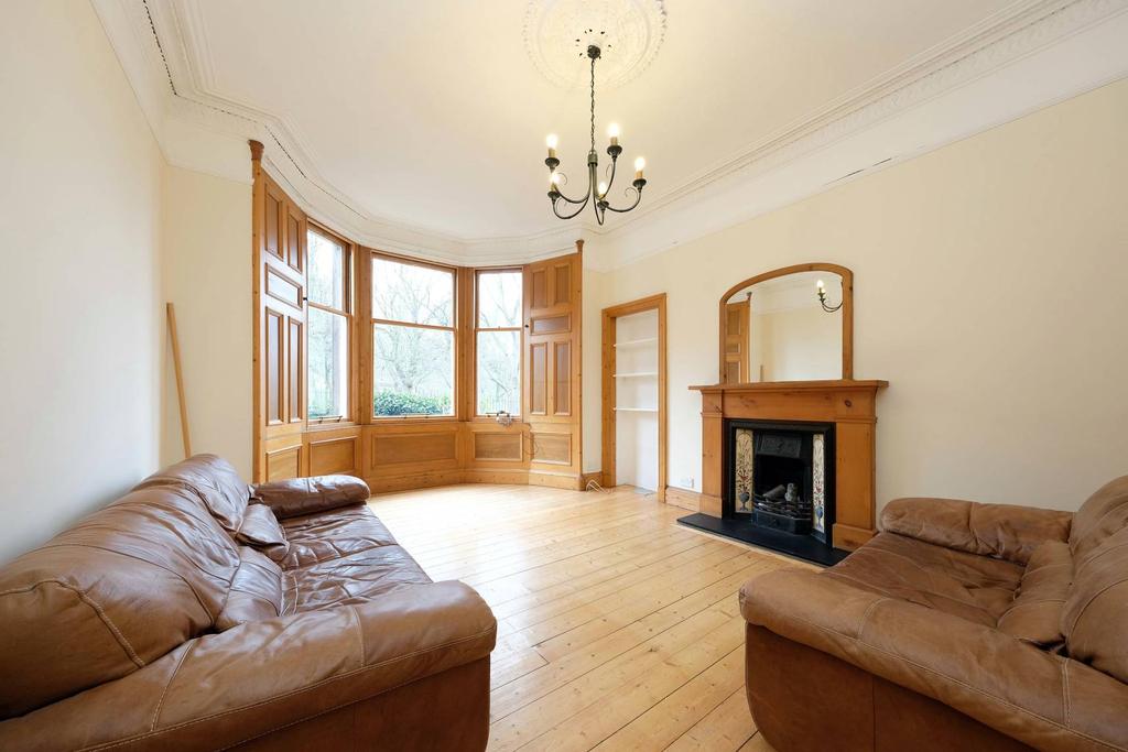 12 Queens Park Avenue, EDINBURGH... 2 bed flat £290,000