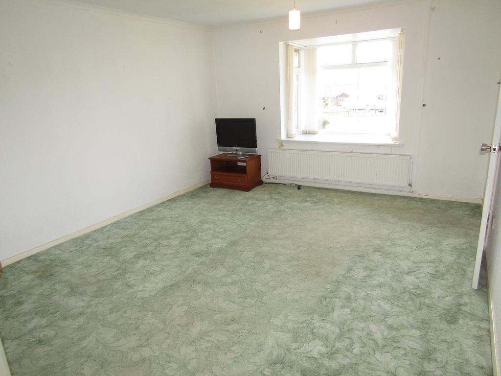 Langer Way, Clydach, Swansea, City... 3 bed semidetached bungalow £
