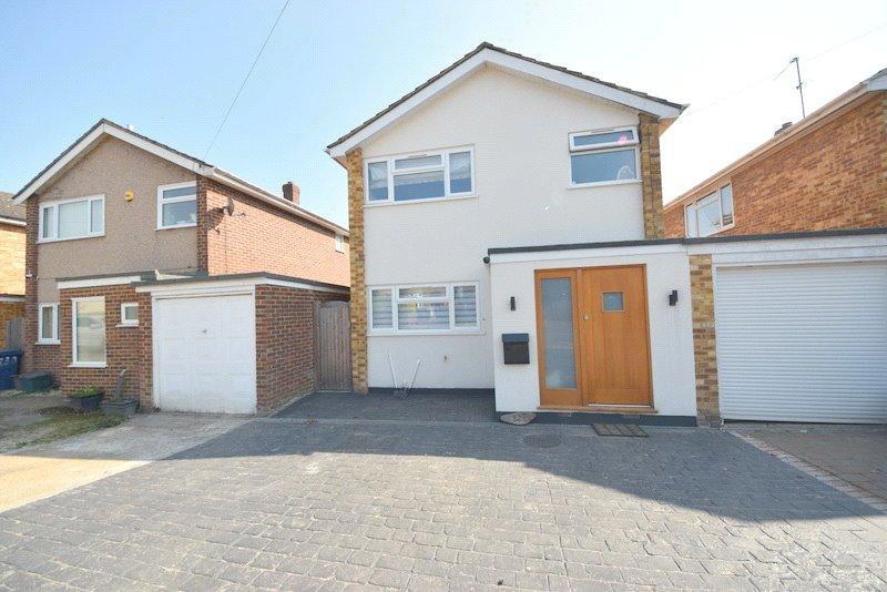 Blind Lane, Flackwell Heath, Buckinghamshire, HP10 3 bed detached house £560,000