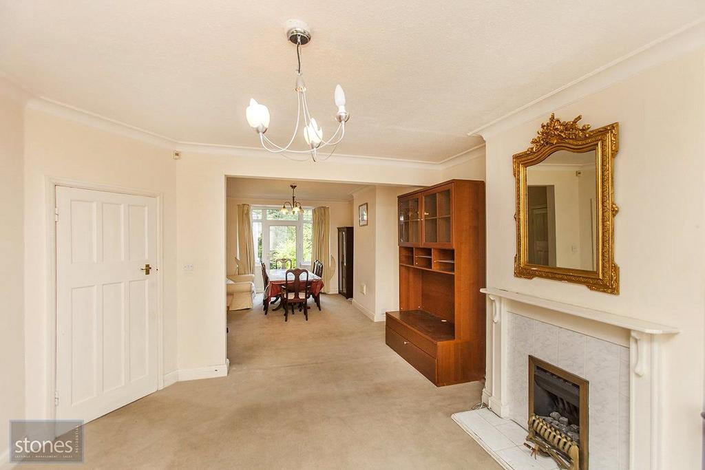 Lyndhurst Gardens, Finchley, London, N3 4 bed semidetached house £