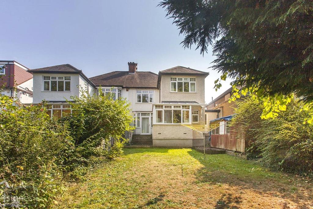 Lyndhurst Gardens, Finchley, London, N3 4 bed semidetached house £