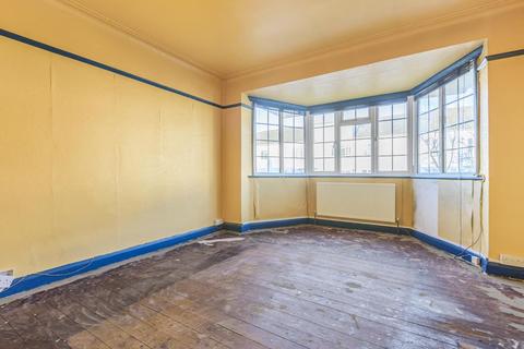 5a Welbeck Close, London, N12 9TU
