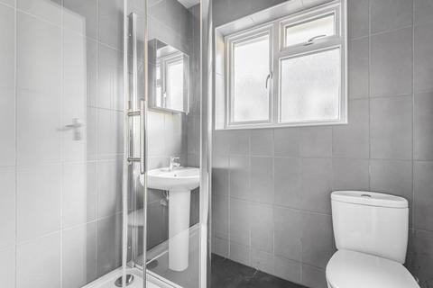 5a Welbeck Close, London, N12 9TU