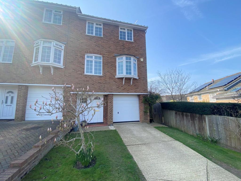 Frankfield Rise, Tunbridge Wells 4 bed semidetached house £2,395 pcm